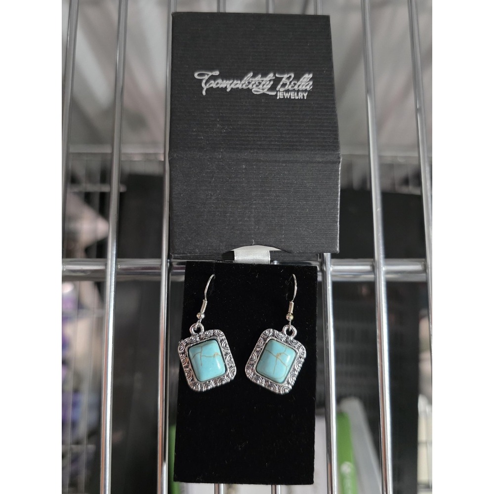 Completely Bella‎ Turquoise Color Stone Dangle Earrings Square Silver Tone Boxed